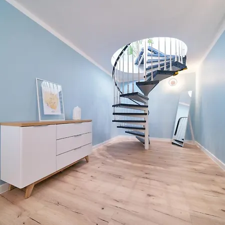 Apartment Design Mit Kostenfreiem Garagen Parkplatz Im Zentrum