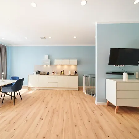 Apartment Design Mit Kostenfreiem Garagen Parkplatz Im Zentrum