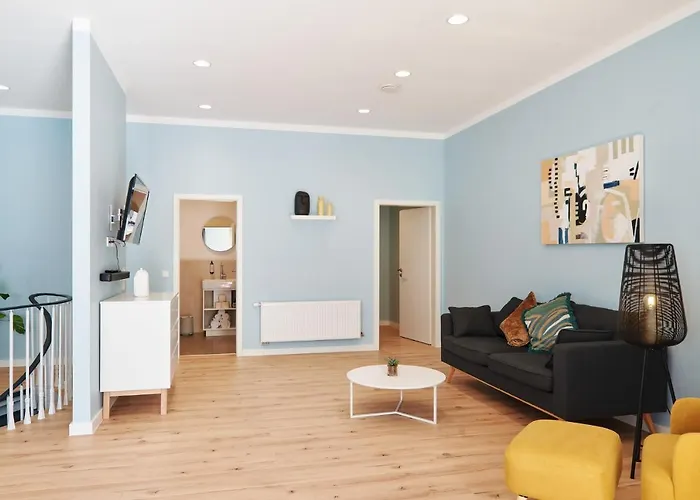 Apartment Design Mit Kostenfreiem Garagen Parkplatz Im Zentrum